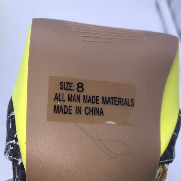 Qupid Women’s Platform Green Faux Snakeskin 5.5 in Heels Size 8 - Picture 7 of 16